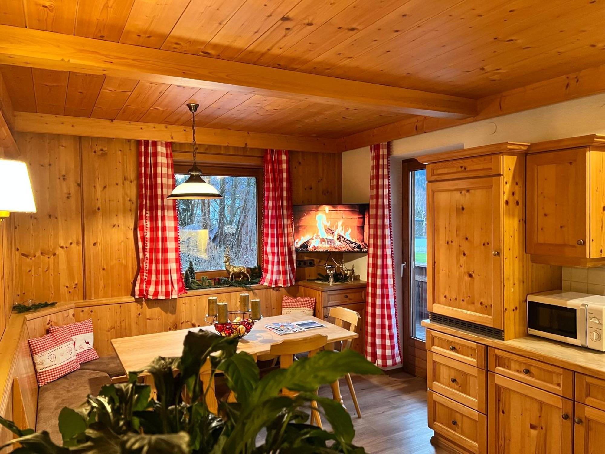 Ferienwohnung Platzhirsch Panorama View Balkon, Gartensauna, Garten, Grillplatz Stumm Kültér fotó